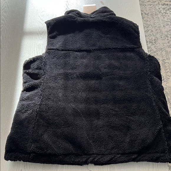 The North Face XL black reversible vest NWT - Picture 5 of 7